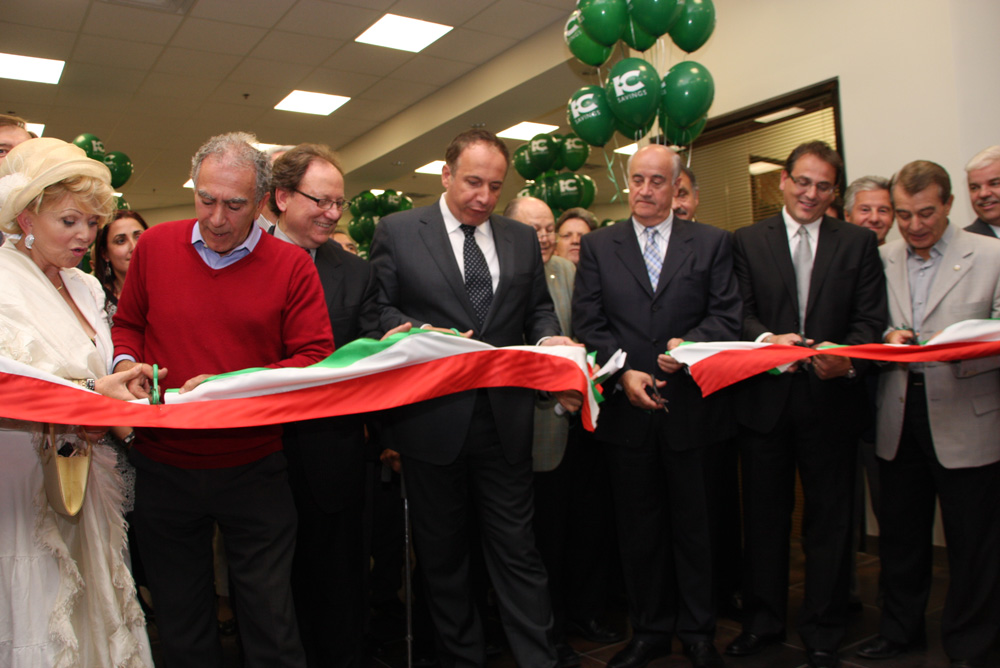 Official ribbon-cutting for new Woodbridges West branch.